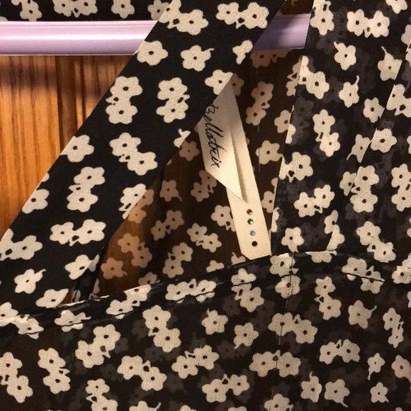 Flower sheer top - Picture 2 of 6